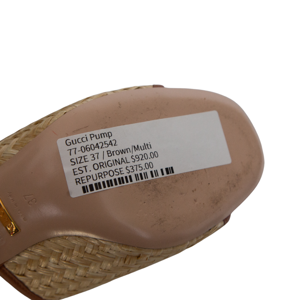 
                  
                    Gucci Pump
                  
                